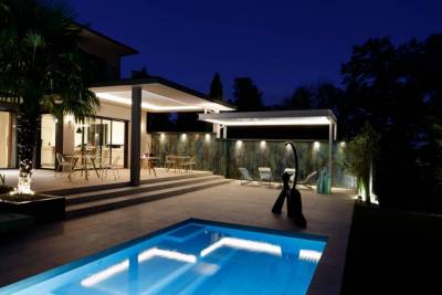 Terrasse bioclimatique et protection solaire : quelles solutions combiner